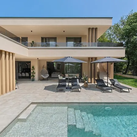 Luxury Forest With Heated Pool In Istria Villa