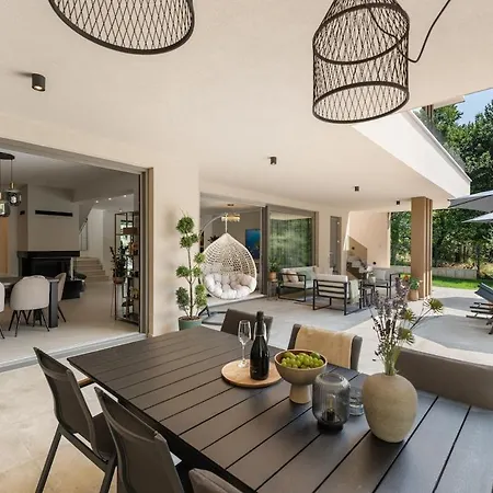 Вилла Luxury Forest With Heated Pool In Istria *