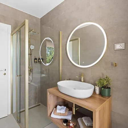 Luxury Forest With Heated Pool In Istria * Умаг