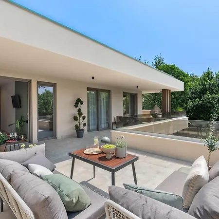 Вилла Luxury Forest With Heated Pool In Istria *