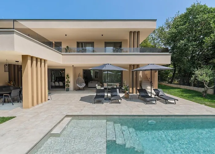 Luxury Forest With Heated Pool In Istria Villa