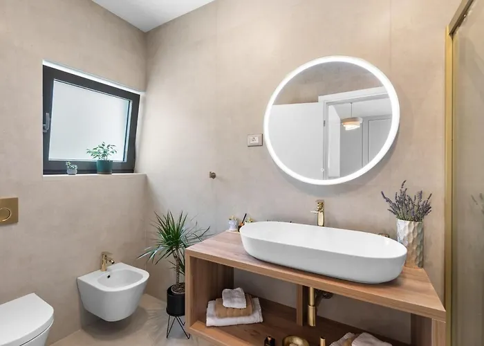 Luxury Forest With Heated Pool In Istria Umago