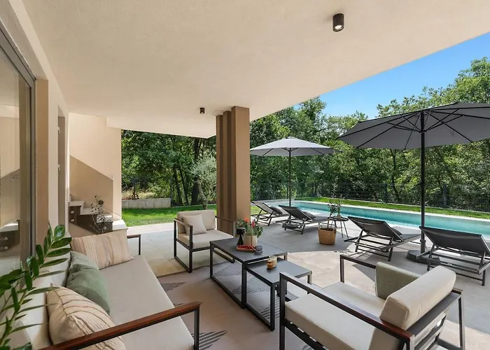 Luxury Forest With Heated Pool In Istria Villa