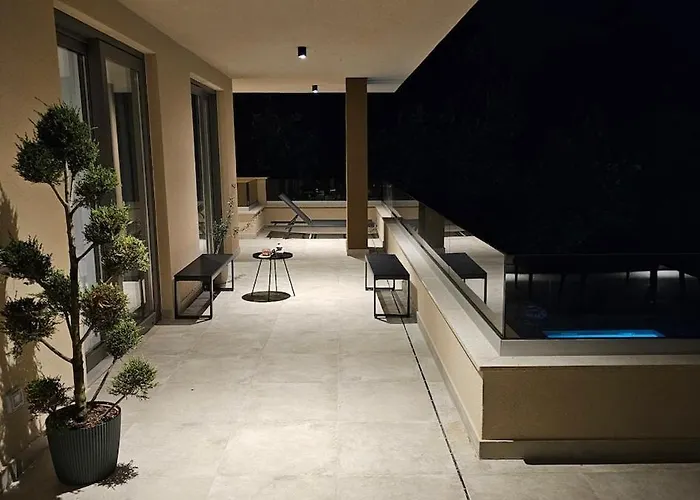 Luxury Forest With Heated Pool In Istria Βίλα Ουμάγκ